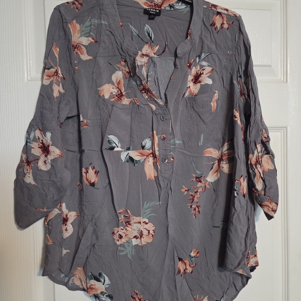 Torrid Gray Floral Blouse